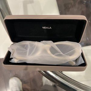 VEHLA White Oval Sunglasses